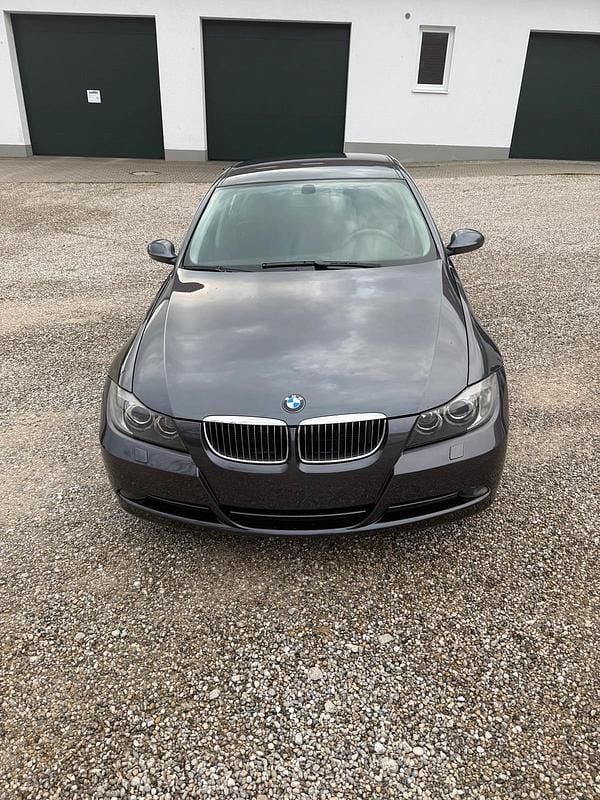 Gebraucht BMW 325 197 PS (144 kW) 2006 Grau Limousine