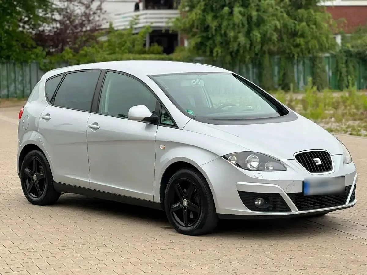 Gebraucht Seat Altea 110 PS (80 kW) 2012 Silber Limousine