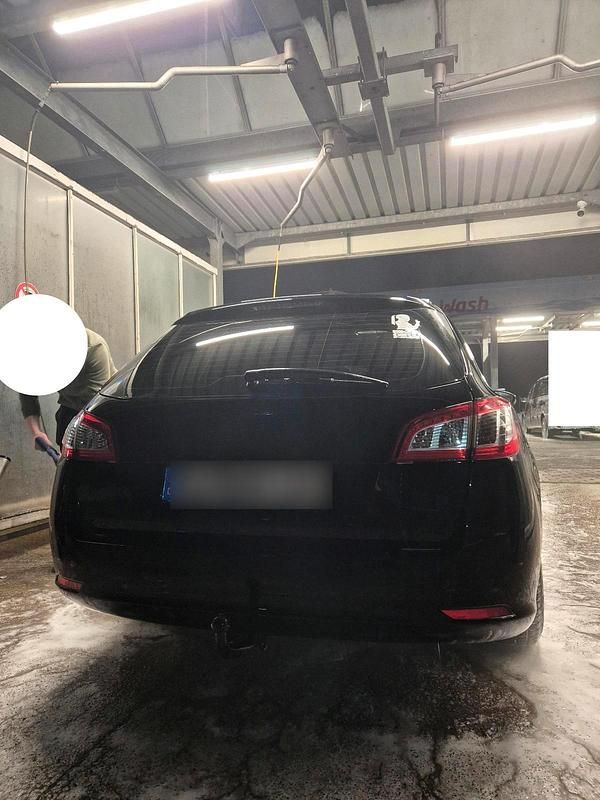 Gebraucht Peugeot 508 SW 163 PS (119 kW) 2014 Schwarz Kombi