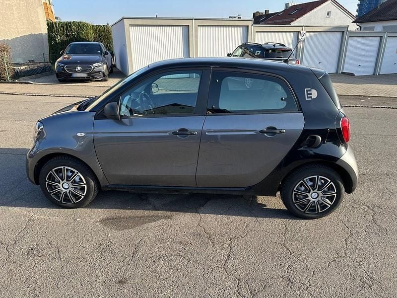 Gebraucht Smart ForFour Electric Drive 60 kW (82 PS) 2017 Schwarz Kleinwagen