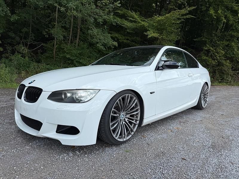 Weiß Gebraucht 2008 BMW 335 M Sport Coupé | 16.000 € (Fairer Preis) - Bild 1/4