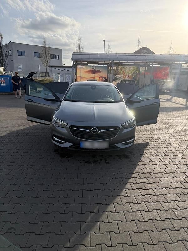 Gebraucht Opel Insignia 136 PS (100 kW) 2017 Grau Limousine