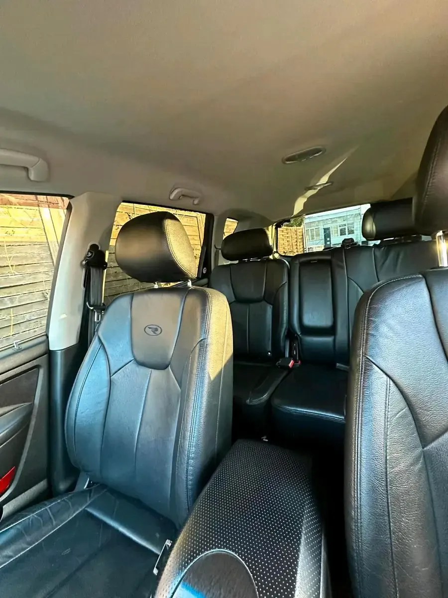 Gebraucht SsangYong Rexton 155 PS (114 kW) 2015 Grau SUV