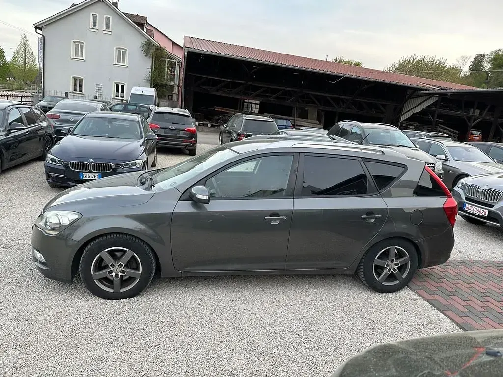 Gebraucht Kia Ceed 128 PS (94 kW) 2011 Silber Kleinwagen