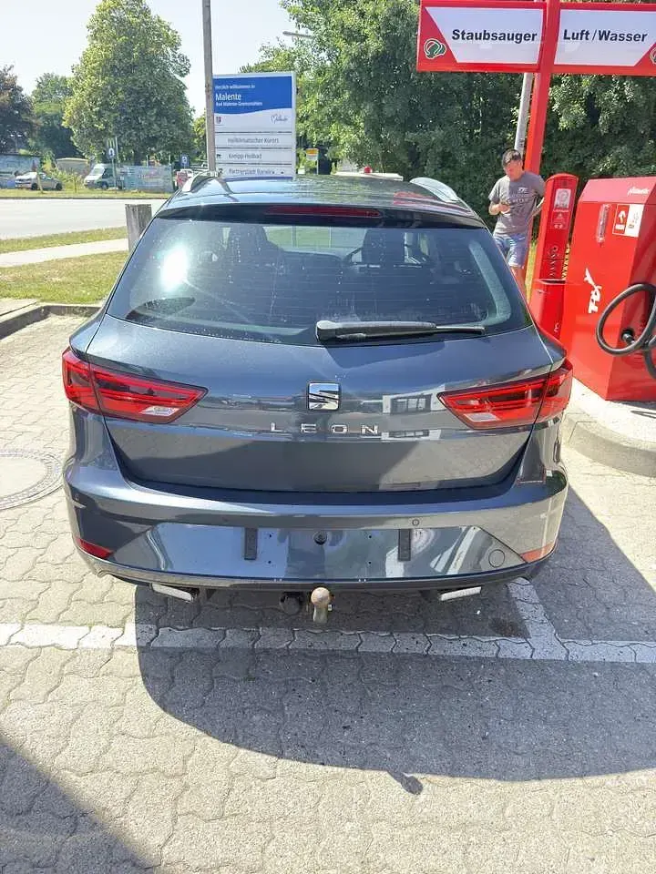 Gebraucht Seat Leon Style 131 PS (96 kW) 2020 Grau Kombi