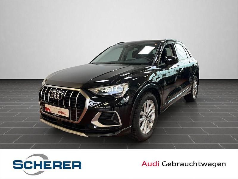 Mythosschwarz metallic (metallic) Gebraucht 2022 Audi Q3 Ambiente SUV | 30.400 € (Guter Preis) - Bild 1/4