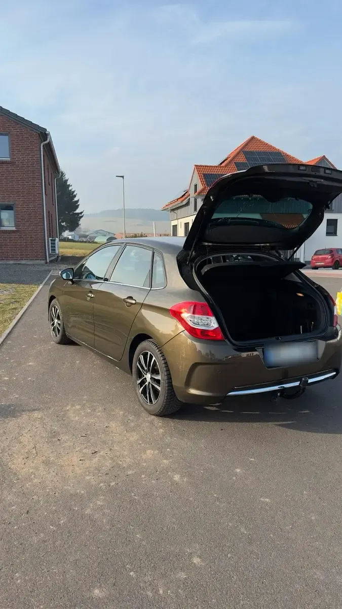 Gebraucht Citroën C4 114 PS (83 kW) 2013 Braun Kombi