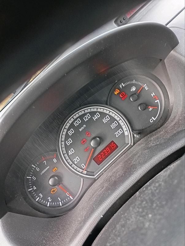 Gebraucht Suzuki Swift 90 PS (66 kW) 2006 Schwarz Kleinwagen