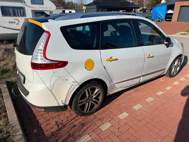 Gebraucht Renault Scénic III Bose Edition 150 PS (110 kW) 2015 Weiß Van / Kleinbus