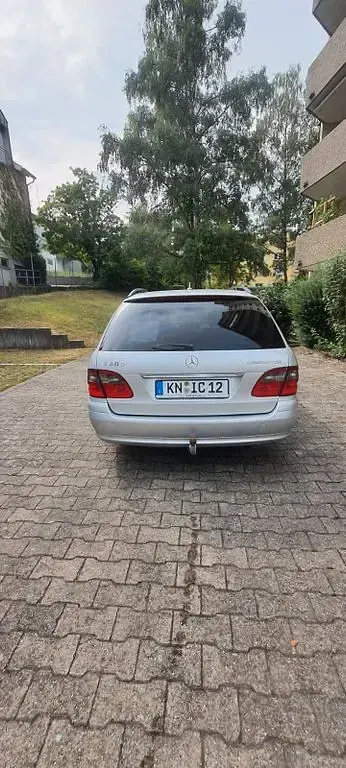 Gebraucht Mercedes E200 Elegance 184 PS (135 kW) 2008 Silber Limousine