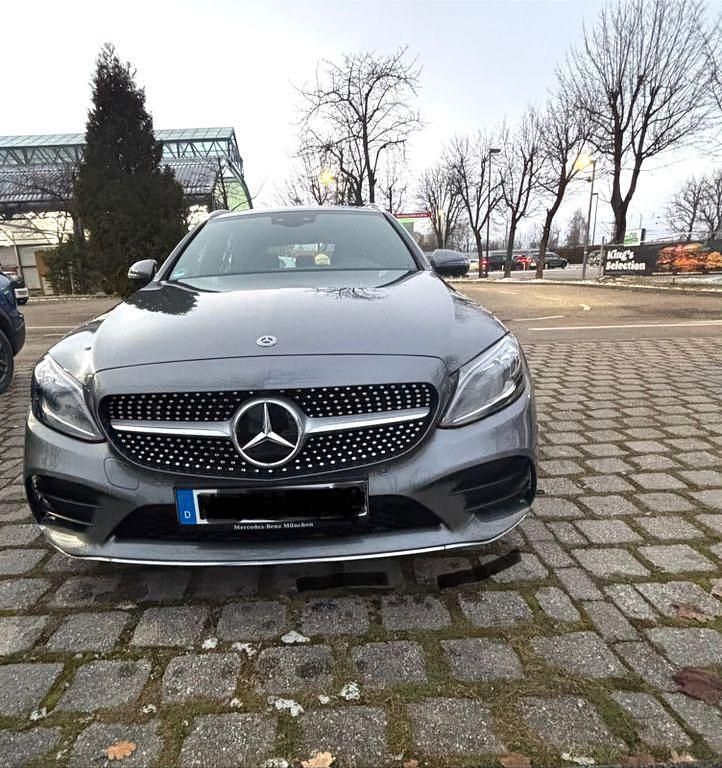Silber Gebraucht 2019 Mercedes C200 AMG line Kombi | 28.300 € (Teuer) - Bild 1/4