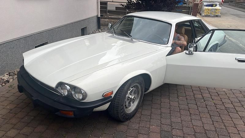 Weiß Gebraucht 1979 Jaguar XJS Coupé | 7.900 € - Bild 1/4