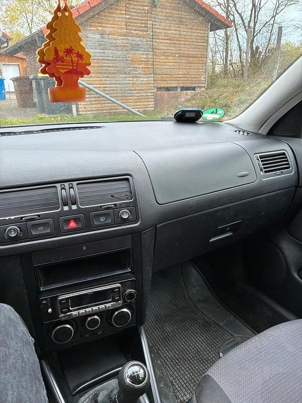 Gebraucht VW Golf IV Edition 105 PS (77 kW) 2001 Silber Kombi
