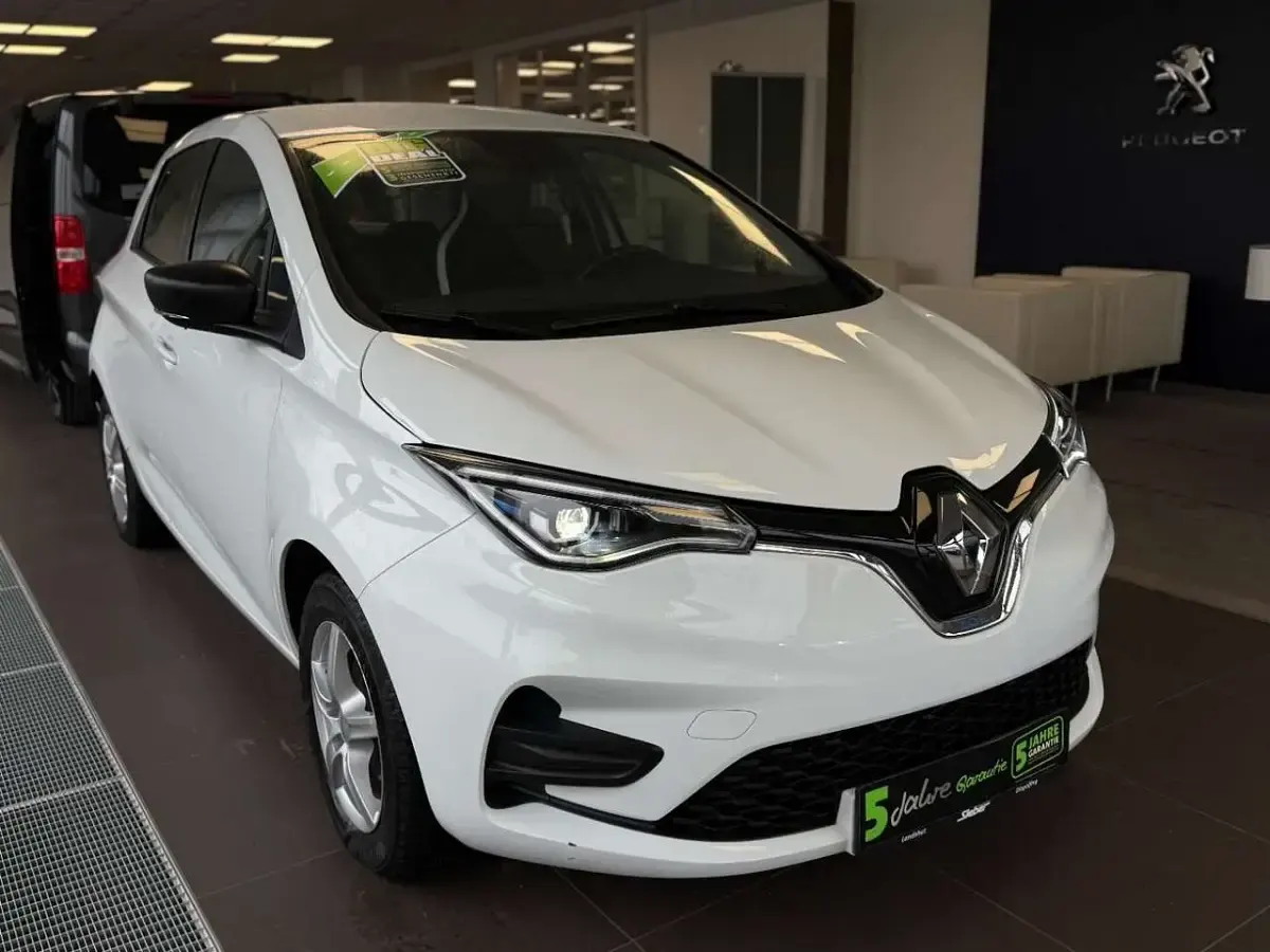 Gebraucht Renault Zoe Life 50 kW (69 PS) 2021 Gletscherweiss Kleinwagen