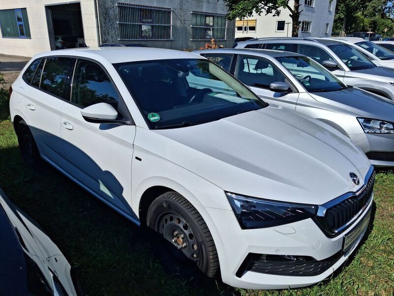 Weiß Gebraucht 2022 Skoda Scala Tour Kleinwagen | 17.990 € (Fairer Preis) - Bild 1/4