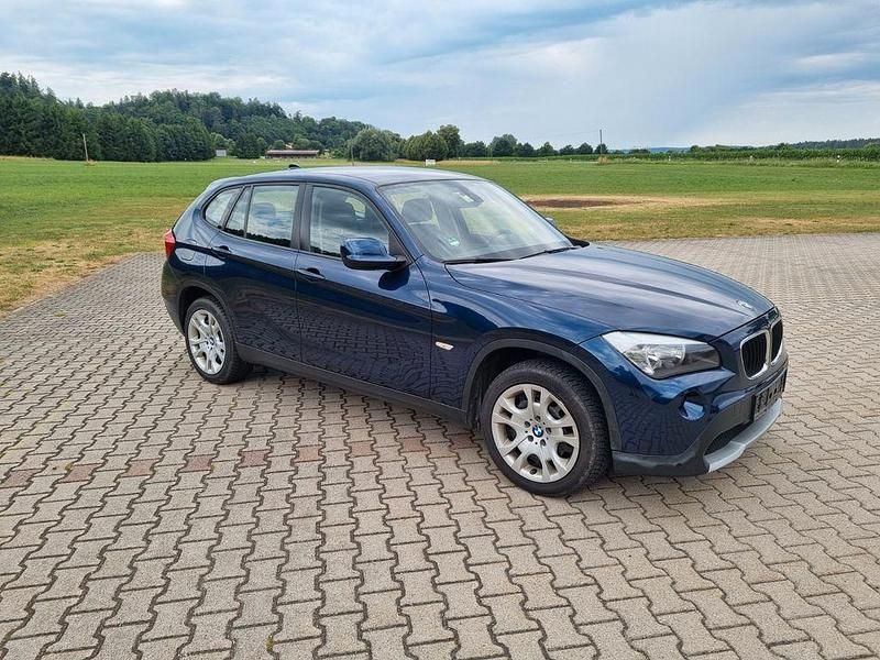Blau Gebraucht 2012 BMW X1 SUV | 11.400 € (Fairer Preis) - Bild 1/4
