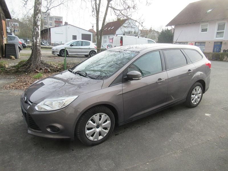 Gebraucht Ford Focus 100 PS (73 kW) 2014 Kombi