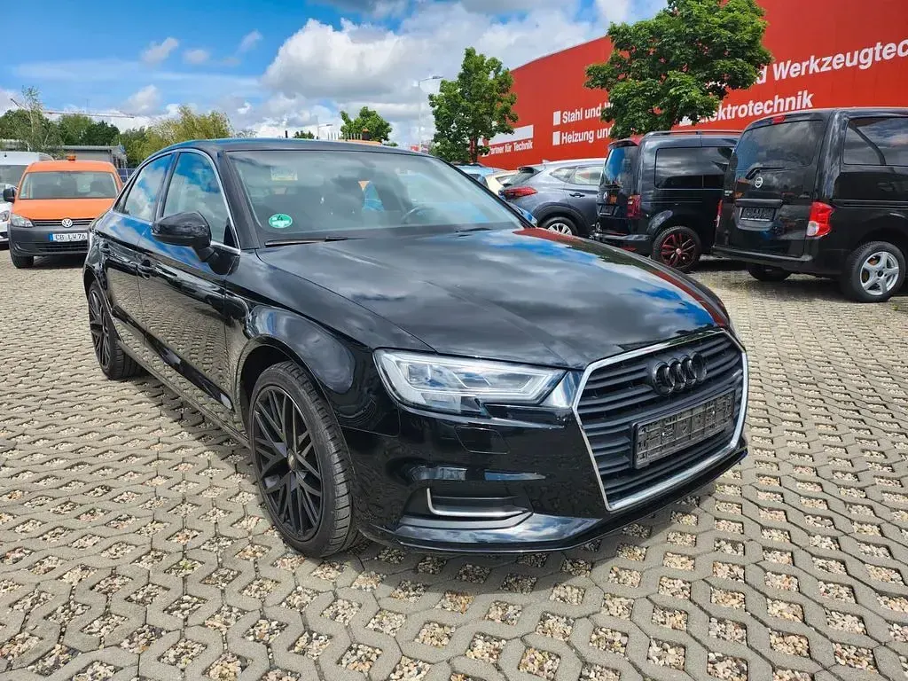 Gebraucht Audi A3 Design 116 PS (85 kW) 2019 Schwarz Limousine
