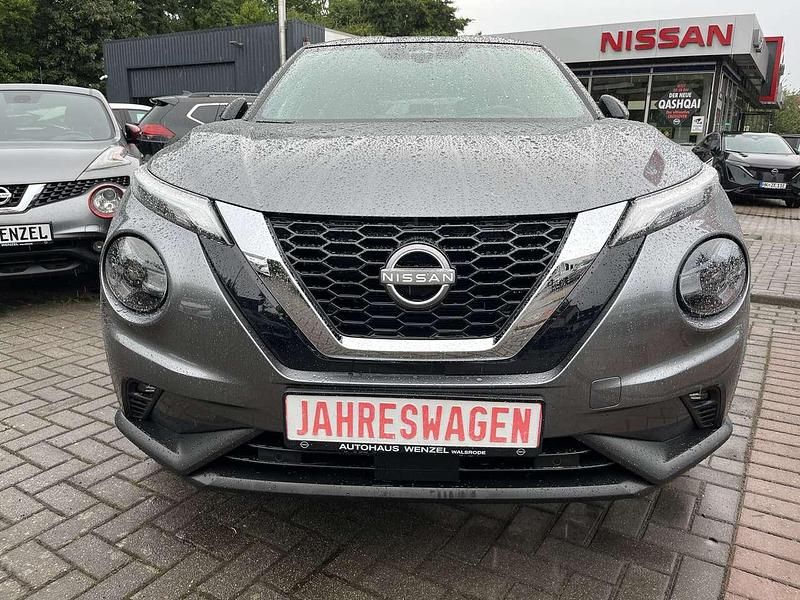 Gebraucht Nissan Juke N-Connecta 114 PS (83 kW) 2024 Dark grey/black SUV