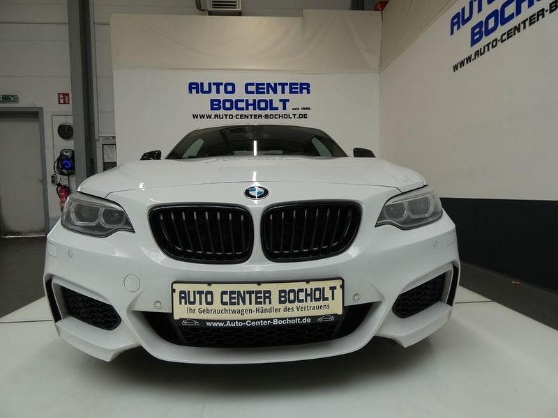 Weiß Gebraucht 2014 BMW M235 Sport Line Coupé | 20.900 € (Fairer Preis) - Bild 1/4