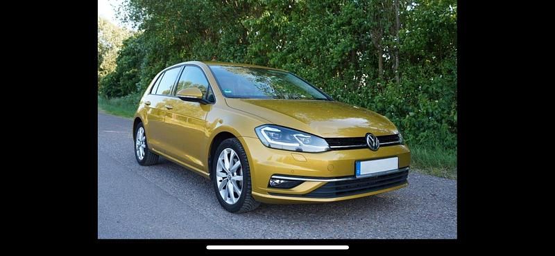 Andere farben Gebraucht 2018 VW Golf Highline Limousine | 16.890 € (Fairer Preis) - Bild 1/4