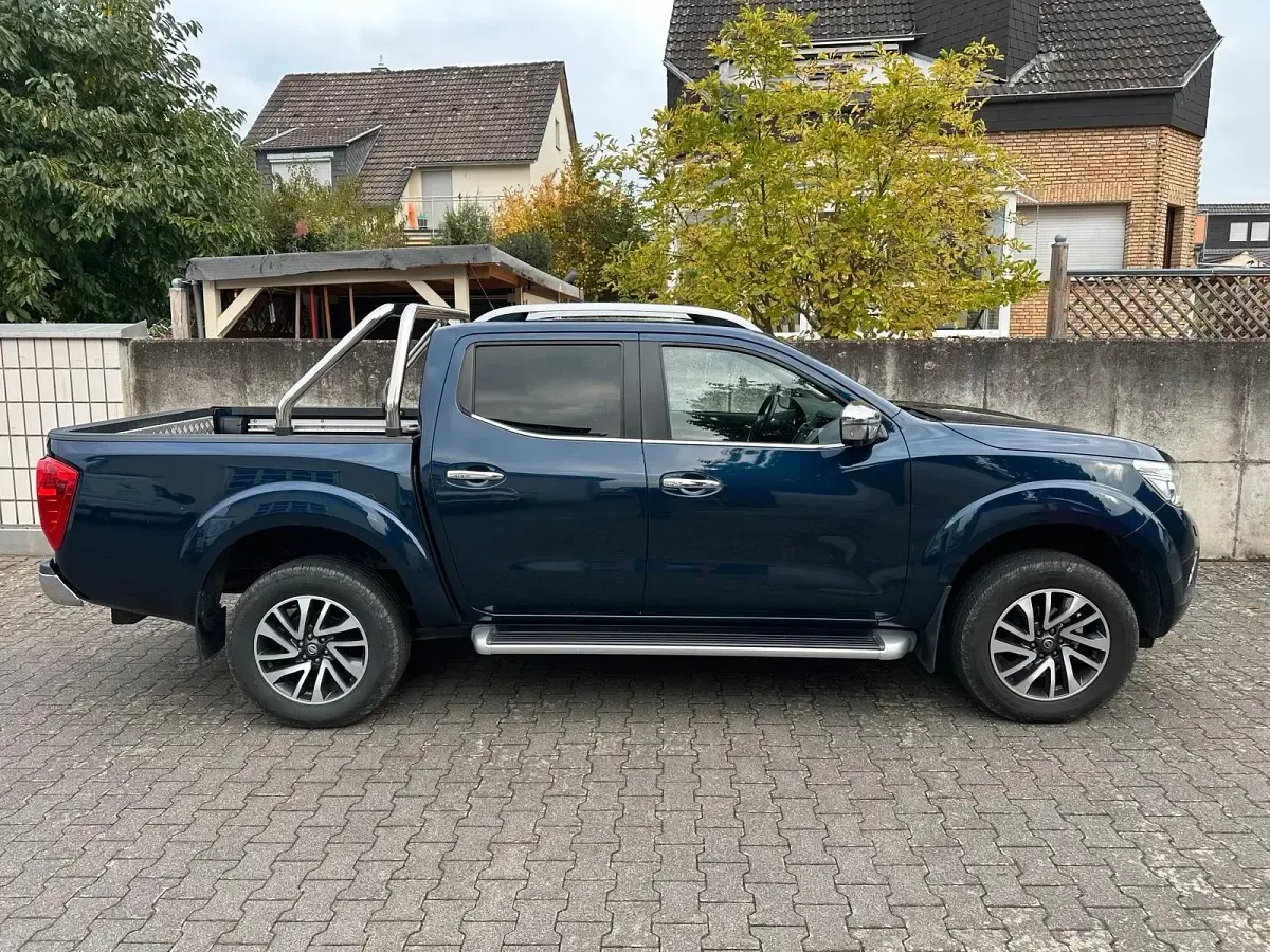 Gebraucht Nissan Navara Tekna 190 PS (139 kW) 2016 Blau Pickup