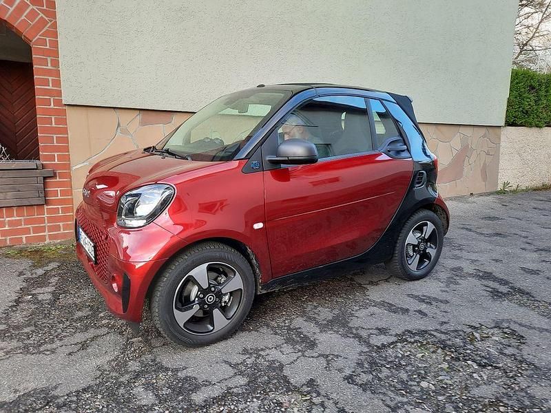 Rot Gebraucht 2023 Smart ForTwo Electric Drive Cabrio | 14.800 € (Fairer Preis) - Bild 1/1