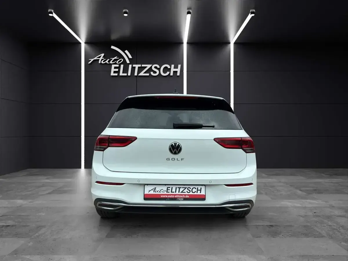 Gebraucht VW Golf VIII Active 116 PS (85 kW) 2022 Pure white Limousine