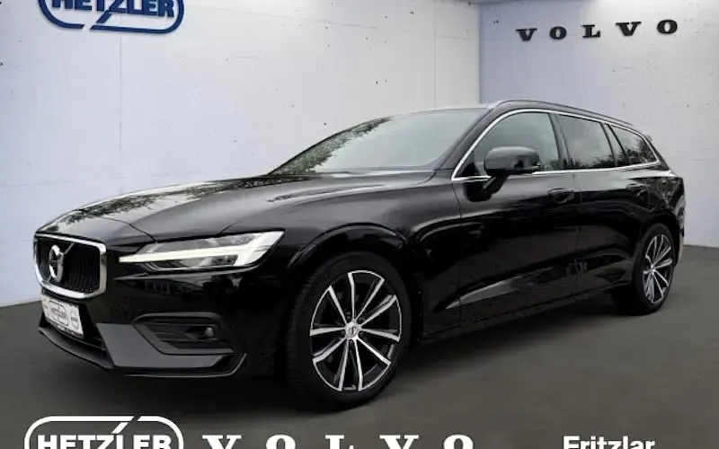 Gebraucht Volvo V60 Momentum 197 PS (144 kW) 2020 Kombi
