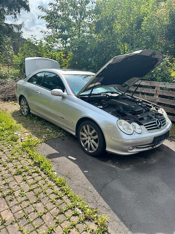 Silber Gebraucht 2002 Mercedes CLK500 Coupé | 4.150 € (Guter Preis) - Bild 1/4
