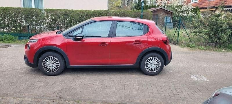 Gebraucht Citroën C3 Live 82 PS (60 kW) 2017 Rot Limousine