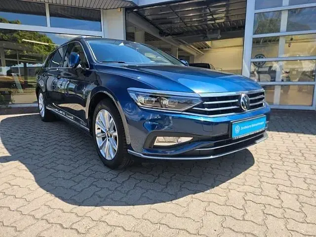 Gebraucht VW Passat Elegance 150 PS (110 kW) 2021 Blau Kombi