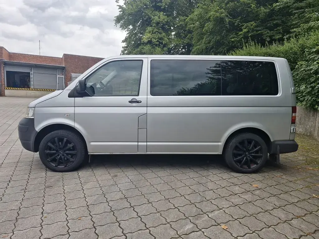 Gebraucht VW Caravelle 131 PS (96 kW) 2008 Silber Van