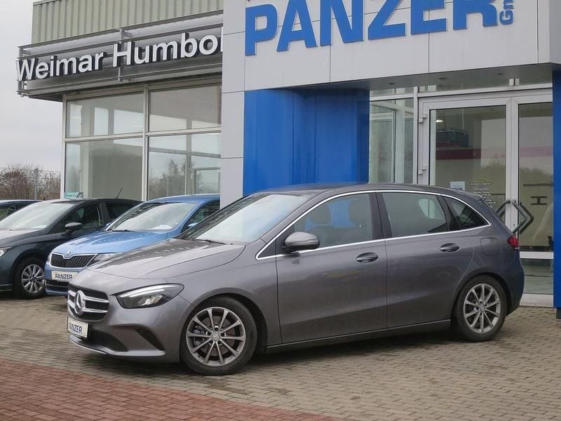 Gebraucht Mercedes B220 Progressive 190 PS (139 kW) 2022 Grau Van / Kleinbus