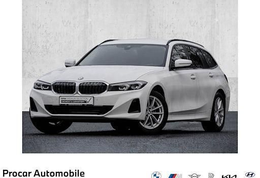 Alpinweiss iii Gebraucht 2025 BMW 318 Comfort Edition Kombi | 31.850 € (Superpreis) - Bild 1/4