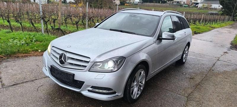 Silber Gebraucht 2014 Mercedes C250 Avantgarde Edition Kombi | 11.500 € (Fairer Preis) - Bild 1/4