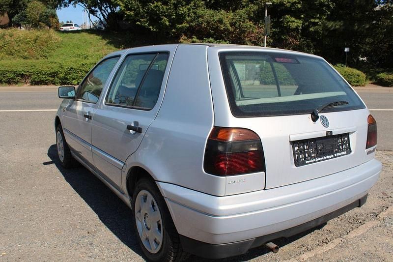 Gebraucht VW Golf III 75 PS (55 kW) 1997 Silber Limousine