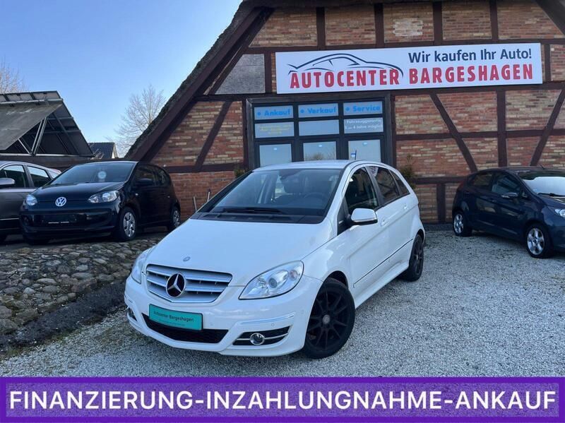 Weiß Gebraucht 2011 Mercedes B180 Van / Kleinbus | 6.550 € (Fairer Preis) - Bild 1/4