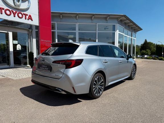 Gebraucht Toyota Corolla Team 197 PS (144 kW) 2024 Shimmering silver Kombi