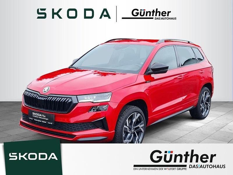 Velvetrot metallic Neu 2025 Skoda Karoq SportLine SUV | 40.950 € (Fairer Preis) - Bild 1/4