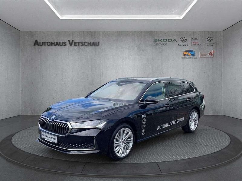 Gebraucht Skoda Superb Selection 193 PS (141 kW) 2024 Ebony schwarz (schwarz) Kombi