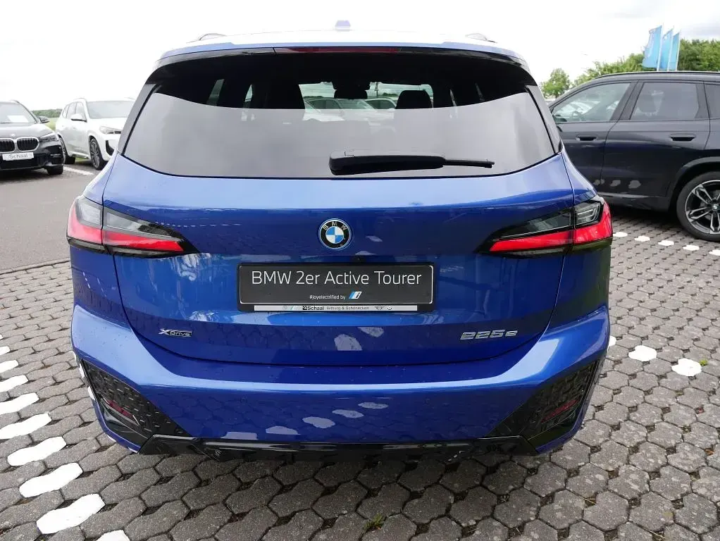 Neu BMW 225 Performance 245 PS (180 kW) 2026 Blau Van / Kleinbus