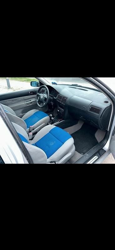 Gebraucht VW Golf IV 75 PS (55 kW) 2001 Silber Kleinwagen