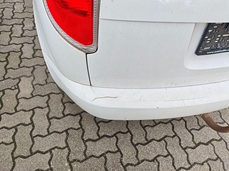 Gebraucht Skoda Roomster 69 PS (50 kW) 2012 Weiß Van / Kleinbus