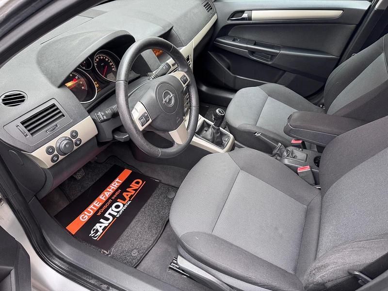 Gebraucht Opel Astra 105 PS (77 kW) 2007 Silber Kombi