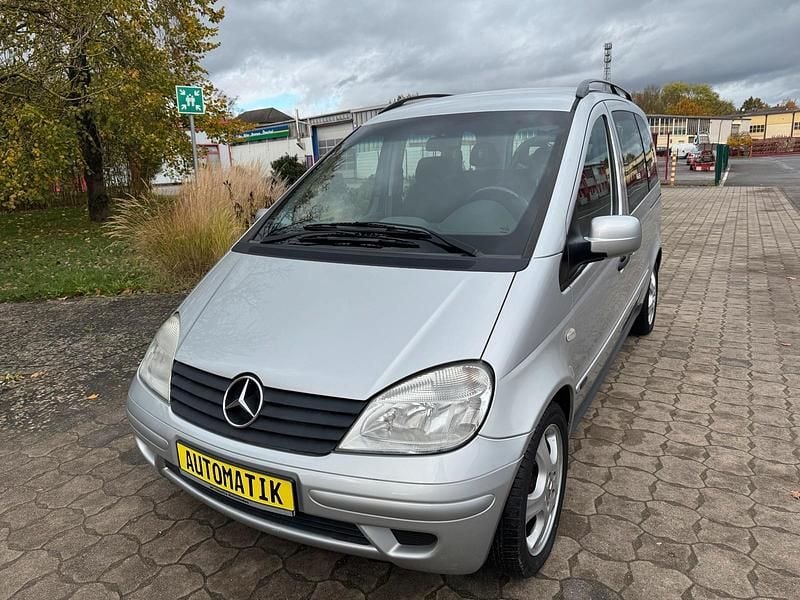 Gebraucht Mercedes Vaneo 125 PS (91 kW) 2003 Silber Van / Kleinbus