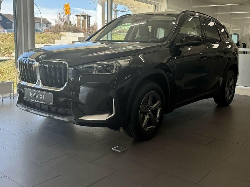 Neu BMW X1 136 PS (100 kW) 2026 Schwarz SUV