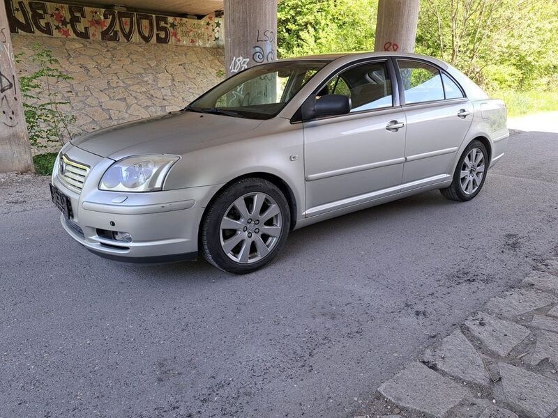 Silber Gebraucht 2005 Toyota Avensis Executive Kleinwagen | 2.750 € (Guter Preis) - Bild 1/4