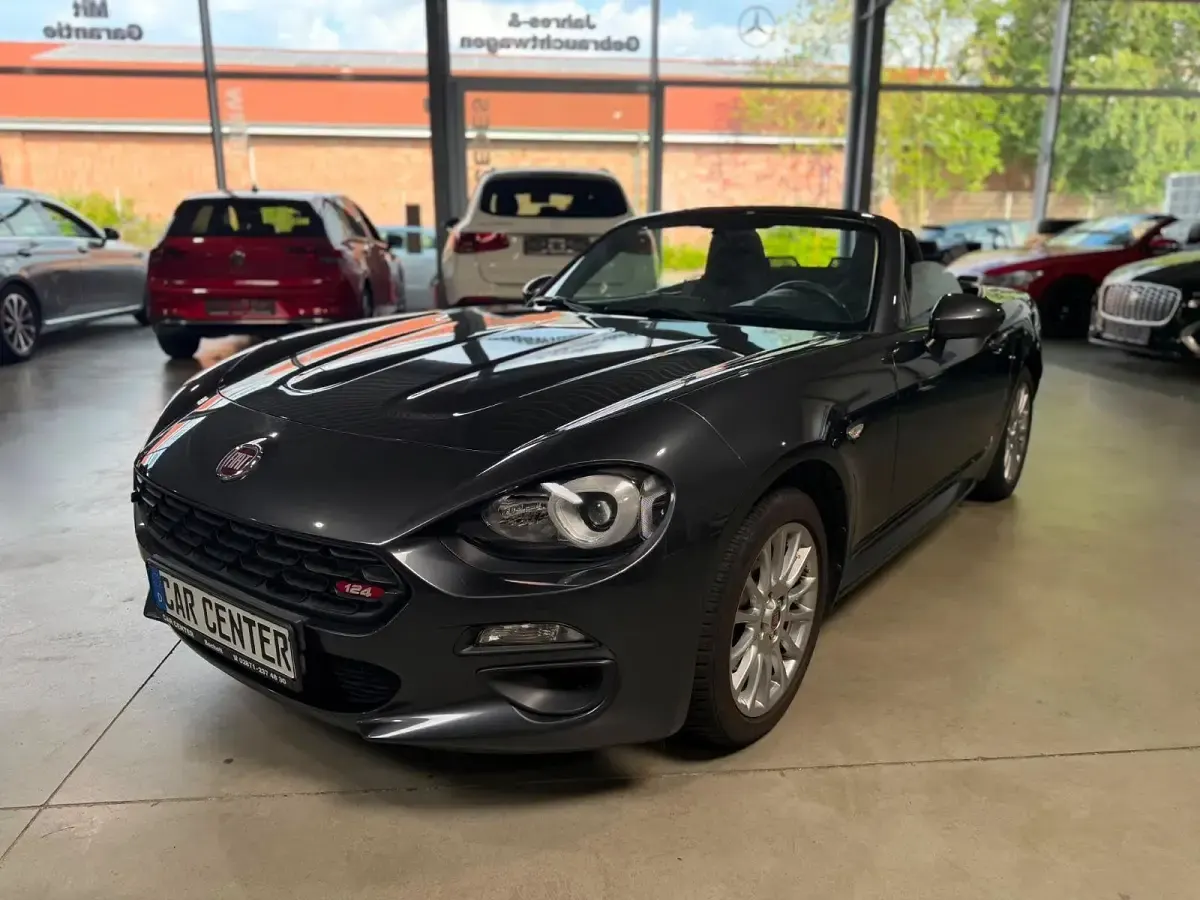 Gebraucht Fiat 124 Spider Basis 140 PS (102 kW) 2017 Grau Cabrio