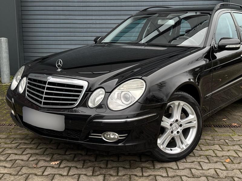 Schwarz Gebraucht 2007 Mercedes E350 Avantgarde Kombi | 7.499 € (Fairer Preis) - Bild 1/4